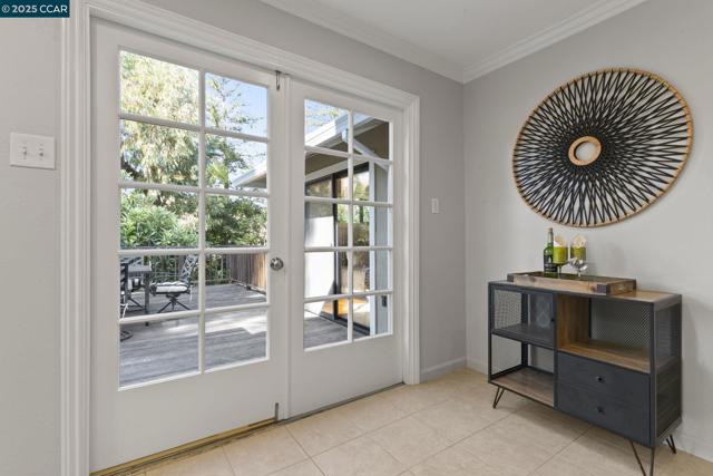 3348 Betty Ln, Lafayette CA: https://media.crmls.org/mediaz/bcf3e492-ce6d-4b8d-ba4b-7322e13ec0bd.jpg