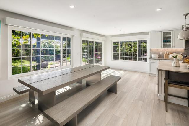 8590 Cliffridge Ave, La Jolla CA: https://media.crmls.org/mediaz/bcf468b2-f72d-4369-98f1-a2dd4d897be5.jpg