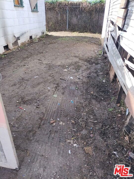 Righthand outside area