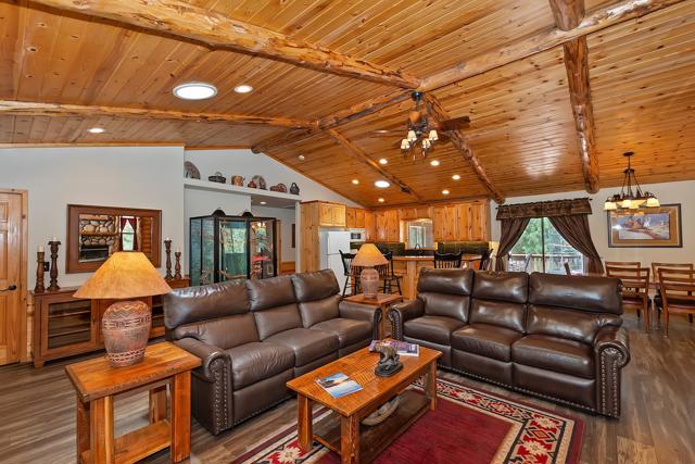 508 Pinewood Court, Big Bear CA: https://media.crmls.org/mediaz/bcf68f1e-185c-4eee-94df-b29fdbdf51c6.jpg