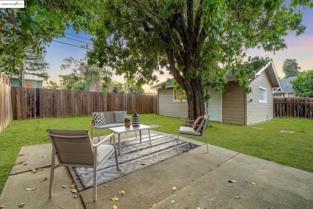 2670 Crescent Dr, Concord CA: https://media.crmls.org/mediaz/bcf6c3a9-cbea-45a9-9e30-e80f5c48a1df.jpg