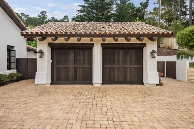 1425 Oleada Road, Pebble Beach CA: https://media.crmls.org/mediaz/bcf6daf4-736c-4a85-a57f-293d386377a1.jpg