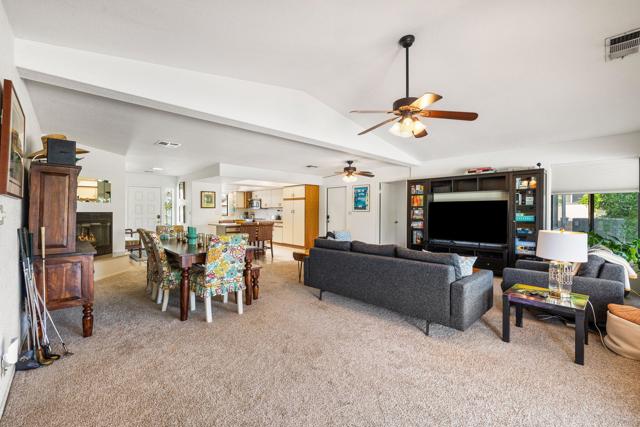 42905 Texas Avenue, Palm Desert CA: https://media.crmls.org/mediaz/bcf7003d-462d-4608-a579-8b6edc35583c.jpg