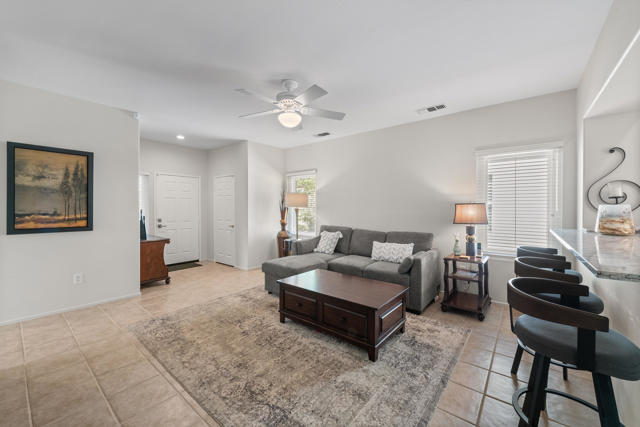 78680 Postbridge Circle, Palm Desert CA: https://media.crmls.org/mediaz/bcf747de-0797-406d-b21f-17403b1bc7f3.jpg