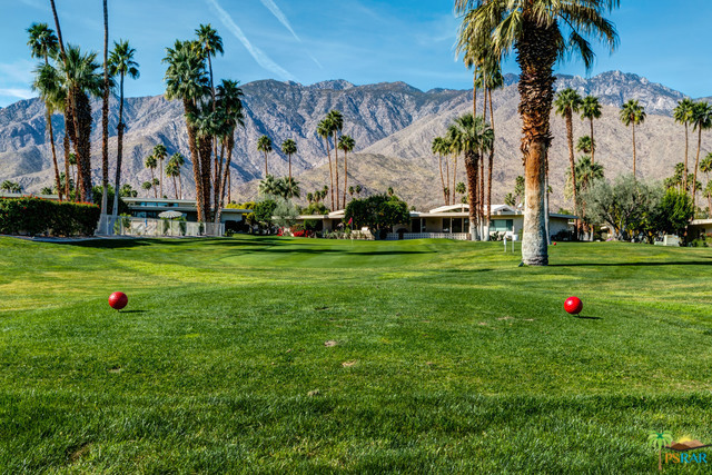 1597 E Sierra Way, Palm Springs CA: https://media.crmls.org/mediaz/bcf76c54-7021-4434-b37a-7b8b186eb810.jpg