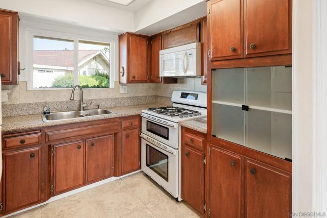 3685 N Vista Campana, Oceanside CA: https://media.crmls.org/mediaz/bcf76eed-7d27-483a-80be-175ae2b72afb.jpg