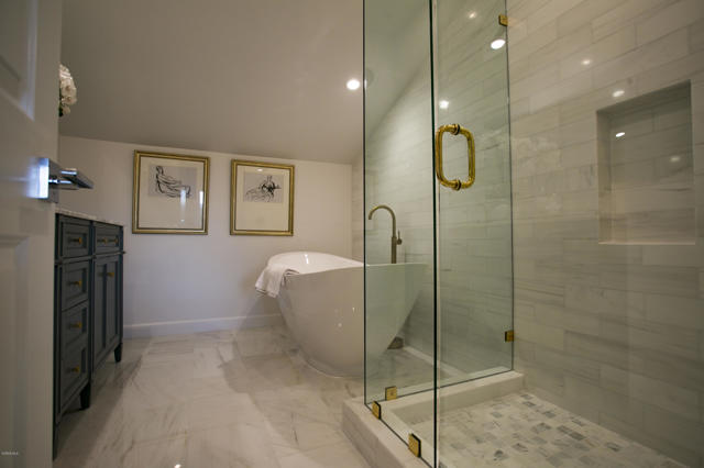 32107 Beachview Lane, Westlake Village CA: https://media.crmls.org/mediaz/bcf7dfda-aa81-4238-9581-622c90b43ace.jpg