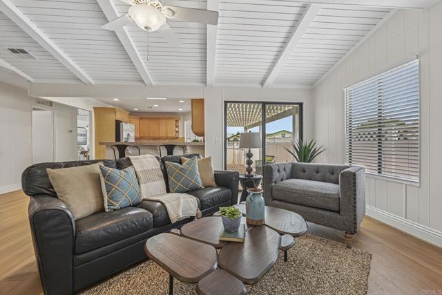 Detail Gallery Image 12 of 58 For 631 via Costa Rica, Vista,  CA 92081 - 2 Beds | 2 Baths
