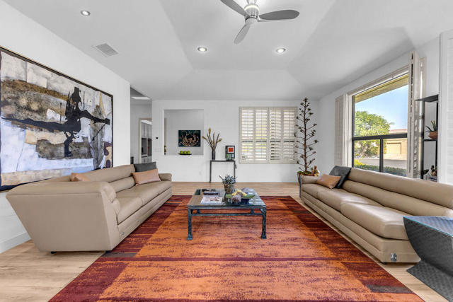 29 El Roble Court, Rancho Mirage CA: https://media.crmls.org/mediaz/bcf8c0cb-2e42-45d3-884c-2428d290b686.jpg