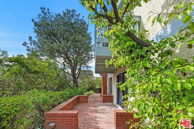 Drew Fenton | 1317 Avenida De Cortez Pacific Palisades CA | MLS: 7117370