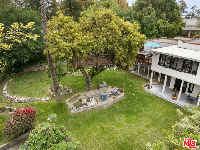955 W Avenue 37, Los Angeles CA: https://media.crmls.org/mediaz/bcfcfa99-7469-469f-9c56-9c87fb3664a2.jpg