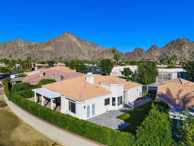 48211 Vista De Nopal, La Quinta CA: https://media.crmls.org/mediaz/bcfd2330-4308-4bb6-a4cf-ebe473214882.jpg
