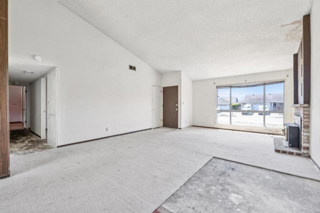 200 Bridgeport Drive, Half Moon Bay CA: https://media.crmls.org/mediaz/bcfd4f1d-c481-4071-b198-512e058dae4a.jpg