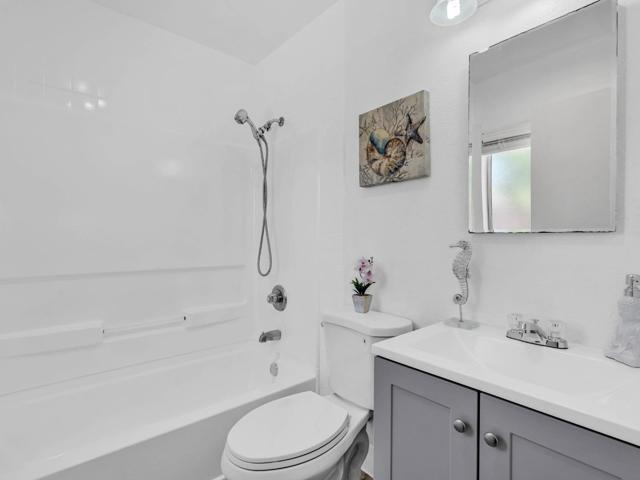 170 Gonzalez Drive, Hollister CA: https://media.crmls.org/mediaz/bcfdafdc-6498-45cc-aa15-faab9adb80d3.jpg