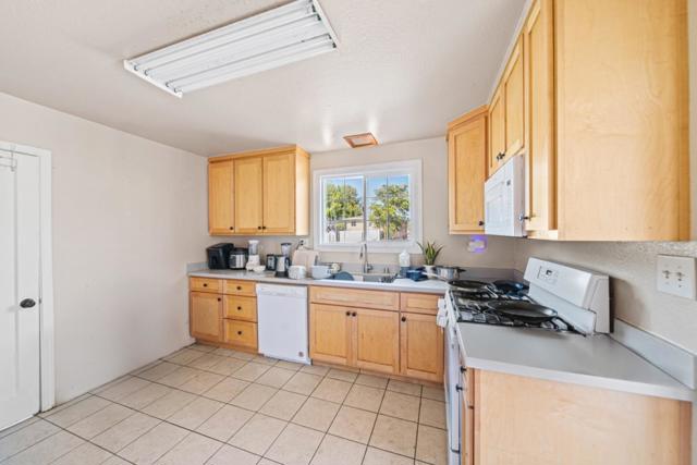 551 Washington Street, Santa Clara CA: https://media.crmls.org/mediaz/bcfdeeb8-79d5-4335-aef3-6ba5d936e1e8.jpg