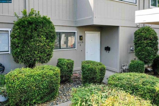Image 19 of 33 For 1315 Kenwal Rd  C