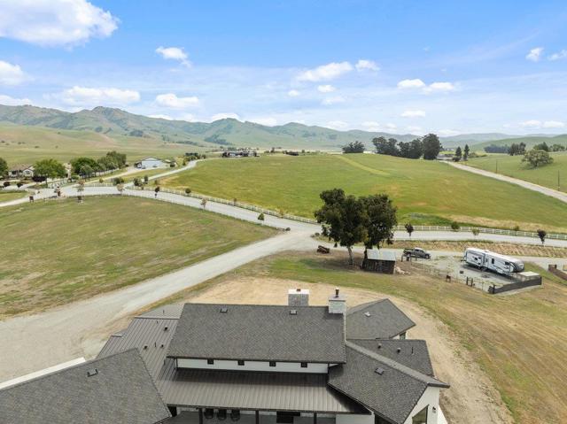 3000 Coppa Court, Hollister CA: https://media.crmls.org/mediaz/bcfeacdb-a518-4380-b01b-a41afda352a9.jpg