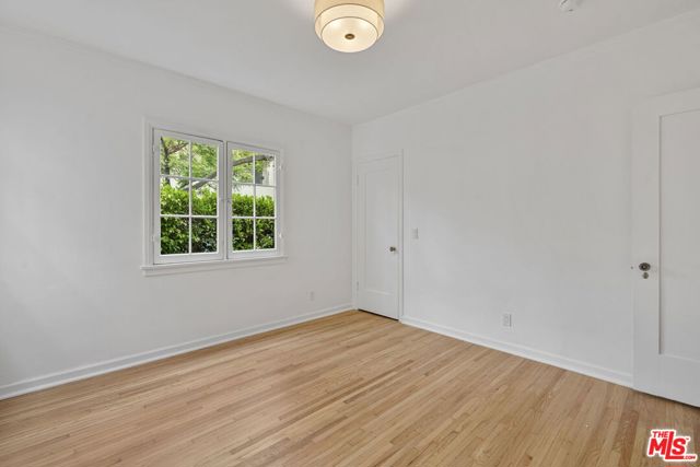 951 N Martel Avenue, Los Angeles CA: https://media.crmls.org/mediaz/bcffc44e-761d-44bd-9449-23135a5333a1.jpg