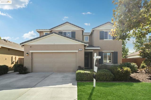 124 Clear Lake Ct, Oakley CA: https://media.crmls.org/mediaz/bd00b486-f0ca-46d8-bf30-ee508aaf3c1c.jpg