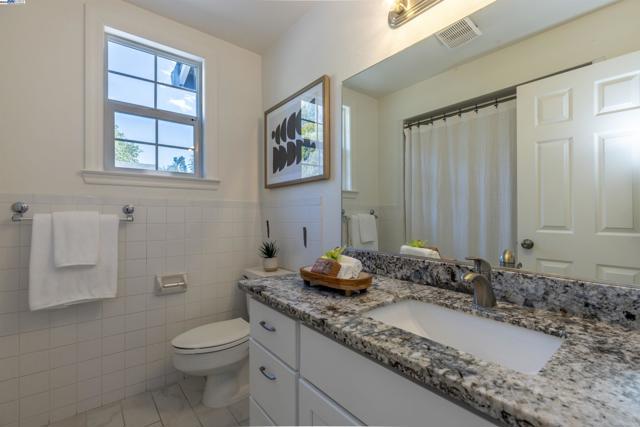 702 Sylvaner Dr, Pleasanton CA: https://media.crmls.org/mediaz/bd010bb3-dbae-47c7-a445-eaccd850d0ae.jpg