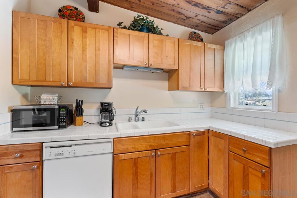 2437 Laurie - photo 20