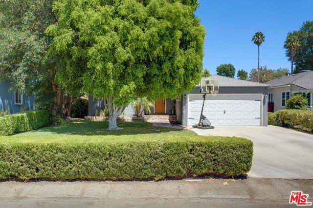5732 Tobias Avenue photo 1