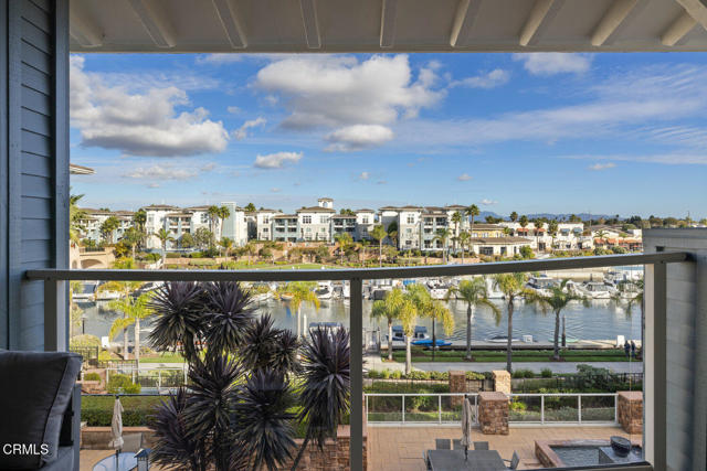 1572 Seabridge Lane, Oxnard CA: https://media.crmls.org/mediaz/bd01e10b-1e7e-4003-9003-48c7c826874f.jpg