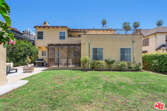 119 S Highland Avenue, Los Angeles CA: https://media.crmls.org/mediaz/bd025fe4-0c2c-442f-ad8f-73ed83decd85.jpg