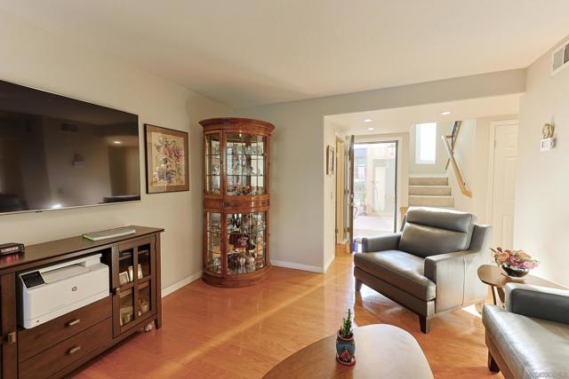 Image 3 of 20 For 140 El Norte Pkwy  35