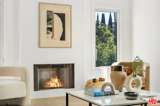2600 Zorada Drive, Los Angeles CA: https://media.crmls.org/mediaz/bd033ac7-53f0-443e-b564-acfe1789b139.jpg