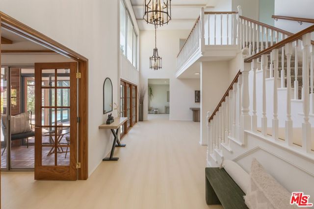 5136 Los Bonitos Way, Los Angeles CA: https://media.crmls.org/mediaz/bd0384c6-d46e-4f22-a3dc-14cc091f1ee7.jpg