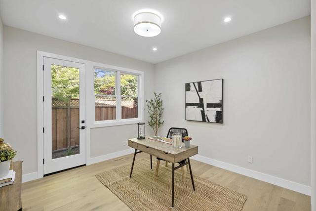 1303 American Way, Menlo Park CA: https://media.crmls.org/mediaz/bd0396d4-a2d1-49fb-a1dd-577bdb103b3f.jpg