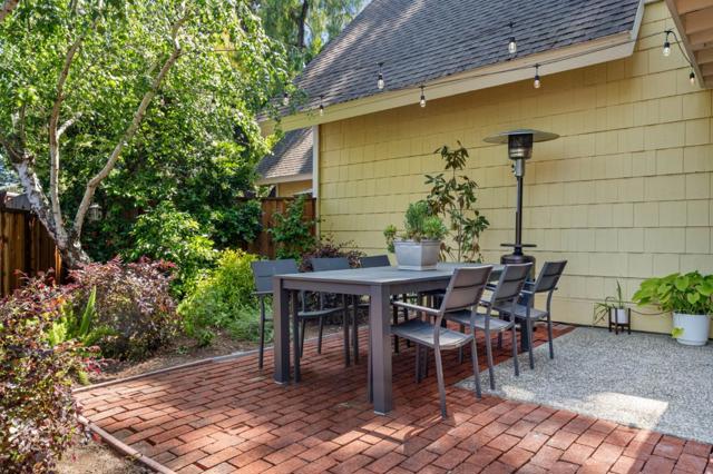 2518 W Middlefield Road, Mountain View CA: https://media.crmls.org/mediaz/bd047045-bb73-49dd-a94a-7f34c502b703.jpg