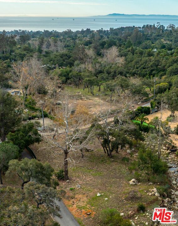 809 Ashley Road, Santa Barbara CA: https://media.crmls.org/mediaz/bd052a43-2d89-46a0-a0ac-5bc3941d769d.jpg