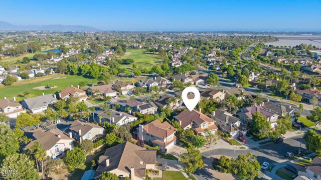 2106 Fox Den Court, Oxnard CA: https://media.crmls.org/mediaz/bd05d735-205d-4fc8-a47f-8e64b8d3bad1.jpg