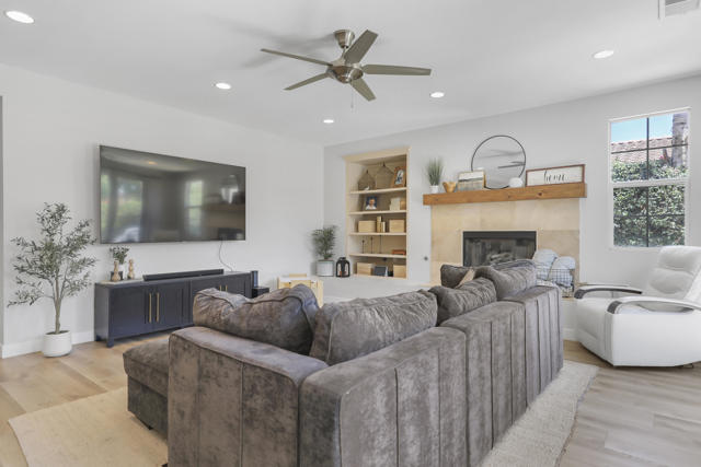 47875 Silverberry Street, La Quinta CA: https://media.crmls.org/mediaz/bd065412-4789-485a-9b79-0d7b79230aa0.jpg
