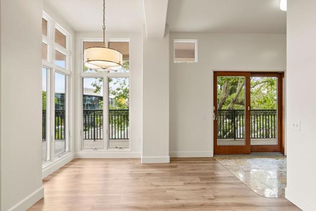 200 Sheridan Avenue, Palo Alto CA: https://media.crmls.org/mediaz/bd069de9-9a15-4cdf-a238-5eac3d10d0ce.jpg