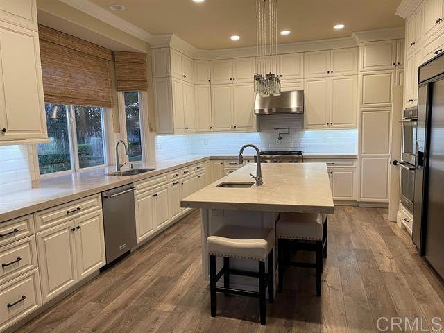 Detail Gallery Image 7 of 16 For 7941 Corte Domingo, Carlsbad,  CA 92009 - 4 Beds | 4/1 Baths