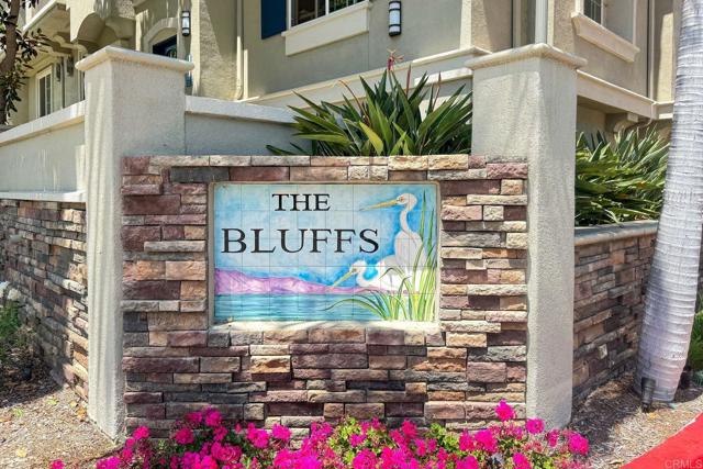 4031 Aidan Cir, Carlsbad CA: https://media.crmls.org/mediaz/bd06f434-d1f5-4737-9e55-56ec90d7d9dc.jpg