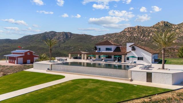 24949 Thunder Mountain Road, Ramona CA: https://media.crmls.org/mediaz/bd071dc6-7572-4f2b-96b8-27b3f97c87b5.jpg