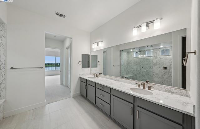 17685 Brightwood Avenue, Lathrop CA: https://media.crmls.org/mediaz/bd07354f-b1cf-4fac-bfe6-d26076c423eb.jpg