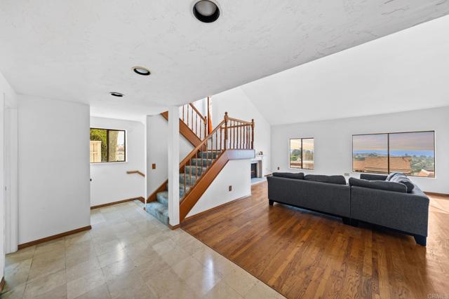 Detail Gallery Image 11 of 24 For 1748 Gascony Road, Encinitas,  CA 92024 - 3 Beds | 2/1 Baths
