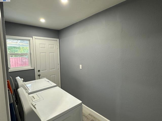 2441 Glenlock St, San Pablo CA: https://media.crmls.org/mediaz/bd07d3fe-2e50-40f2-98bc-f612cf35a6fc.jpg