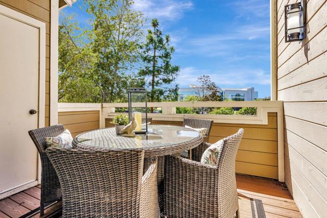 366 Treasure Island Drive, Belmont CA: https://media.crmls.org/mediaz/bd086545-9b9f-4084-a119-4436b6f93898.jpg