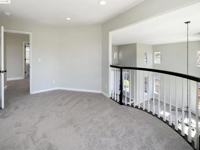 5214 Pavilion Ct, Fairfield CA: https://media.crmls.org/mediaz/bd09247d-3dd6-495a-9a3a-5b4ba8d544e0.jpg