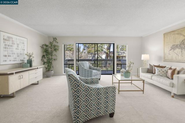 1525 Canyonwood Ct, Walnut Creek CA: https://media.crmls.org/mediaz/bd099b1f-1617-42ae-bfeb-a45620e7b772.jpg