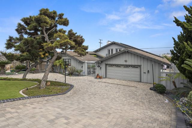 1151 Catalina Boulevard, San Diego CA: https://media.crmls.org/mediaz/bd099b65-049a-416e-a8f8-569ebe79e1af.jpg