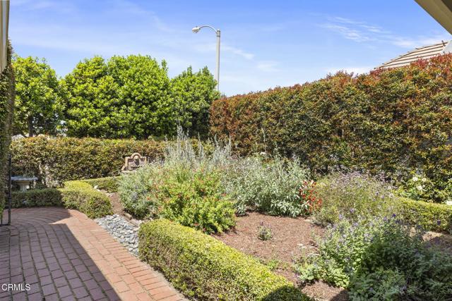2426 Warbler Avenue, Ventura CA: https://media.crmls.org/mediaz/bd09f728-7c7b-4519-ab27-797bd43011d1.jpg