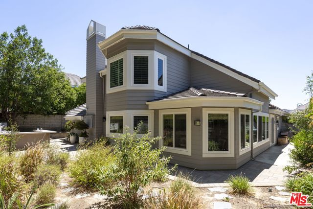 26430 Emerald Dove Drive, Valencia CA: https://media.crmls.org/mediaz/bd0a3362-beff-46e4-932a-ba1007bf4efc.jpg