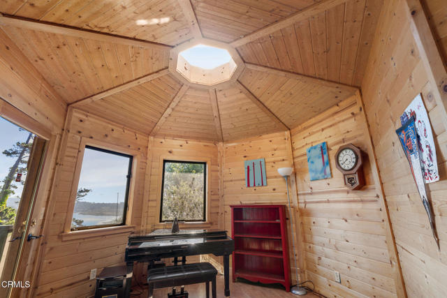 Detail Gallery Image 9 of 31 For 38882 Honey Run Ln, Gualala,  CA 95445 - 1 Beds | 1 Baths